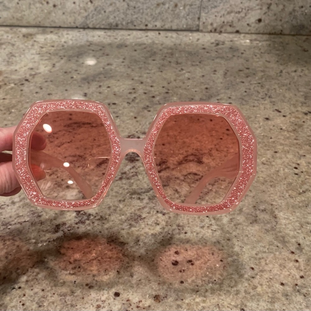 Chic Pink Glitter Sunglasses - Picture 3 of 9